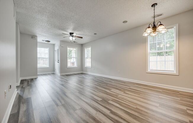 Great 3 BEDROOM, END UNIT townhome in desirable Olde Towne!