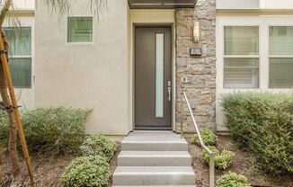 3 Bedroom Townhome in Northridge