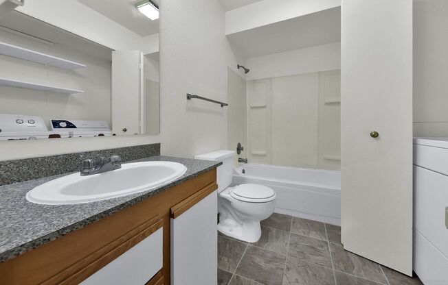 1 bed, 1 bath, 570 sqft, $1,250, Unit 1042-109