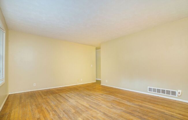 3 Bedroom, 2 bath Home in Stone Mountain