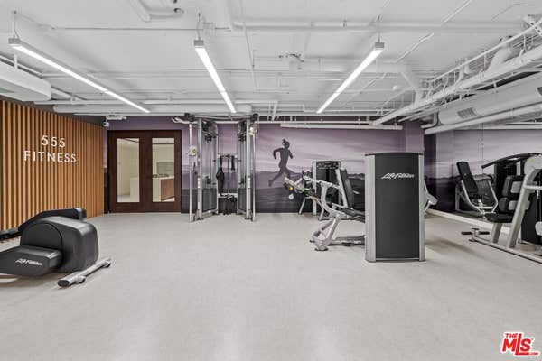 555 S Barrington Ave