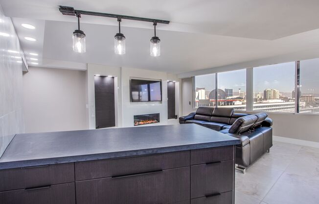 2 beds, 2 baths, $2,799, Unit # 1012