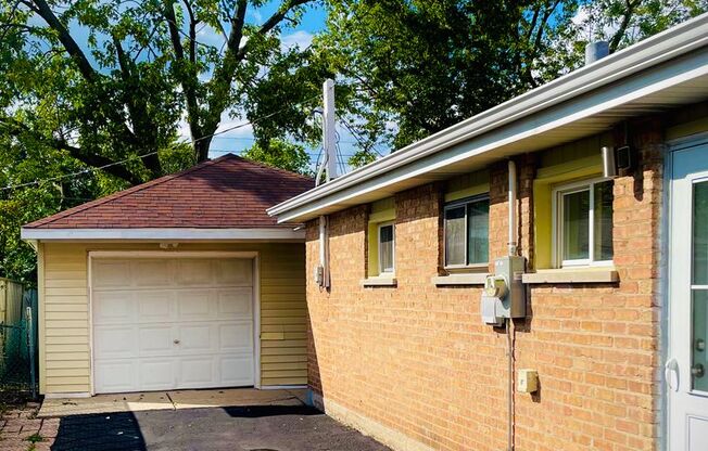 3 Bedroom 1.5 Bathroom-Calumet City