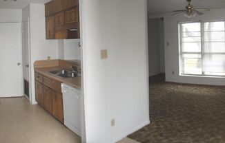 2 beds, 1.5 baths, 956 sqft, $775, Unit # D