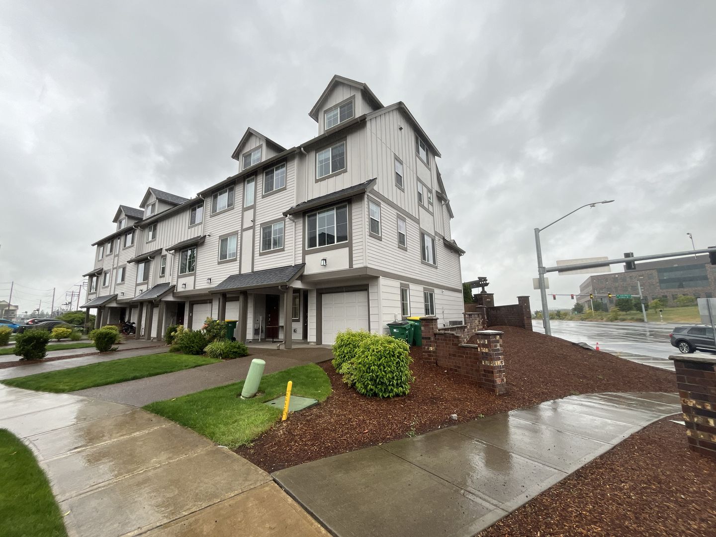 Stunning Corner-Unit Townhome with 4th Bedroom Private Suite in River Terrace, Bonus Room, Pool, Pickleball and More