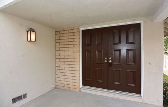 Woodbridge recent remodeled 2 story 3 bedroom 2.5 bath