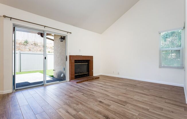 Charming Remodeled Townhome!