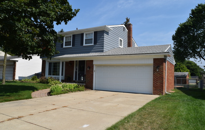 BEAUTIFULLY RENOVATED AND SPACIOUS COLONIAL IN PLYMOUTH!!!