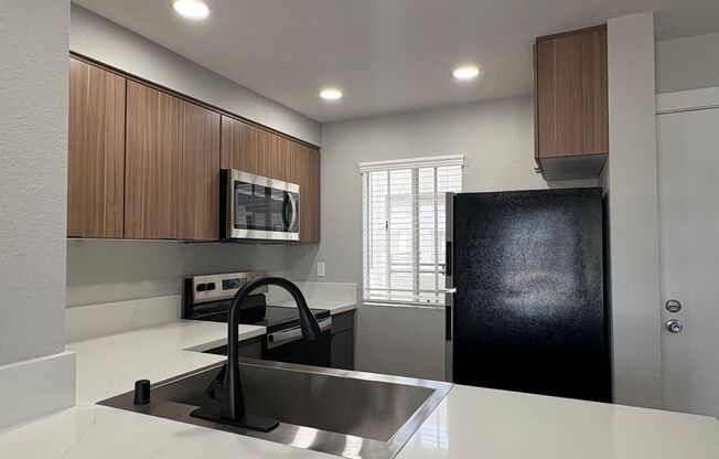 1 bed, 1 bath, 495 sqft, $2,715, Unit F-206