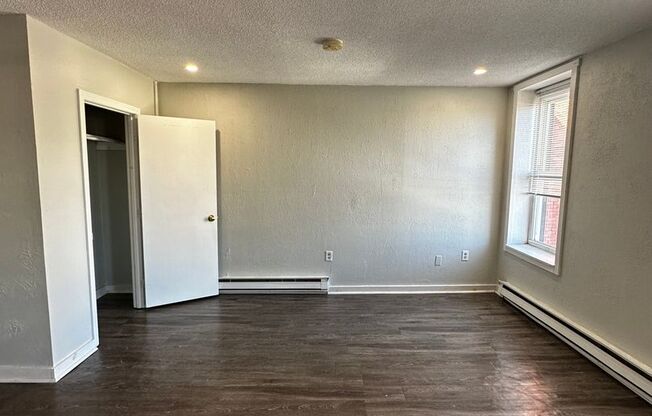 Studio, 1 bath, 325 sqft, $1,295, Unit 38