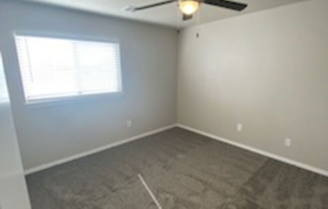 2 beds, 2 baths, 856 sqft, $920, Unit 2827-1805