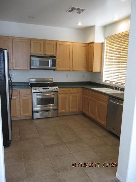 2 beds, 2 baths, $1,900