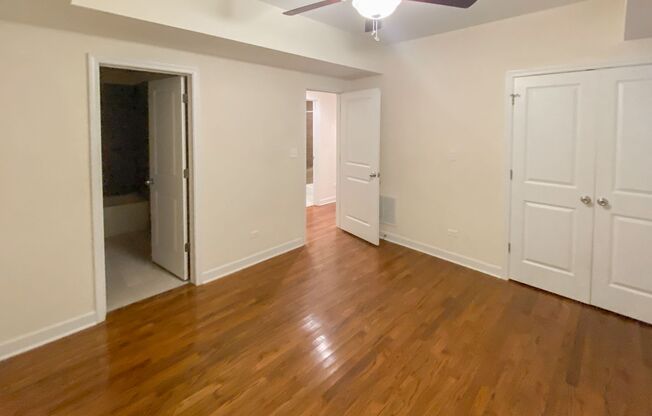 3 beds, 2 baths, 1,270 sqft, $3,100, Unit 1827L-G