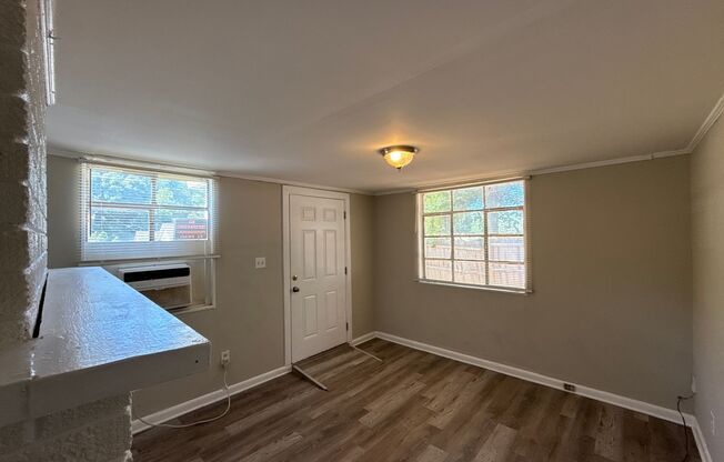 2-Bedroom Duplex!