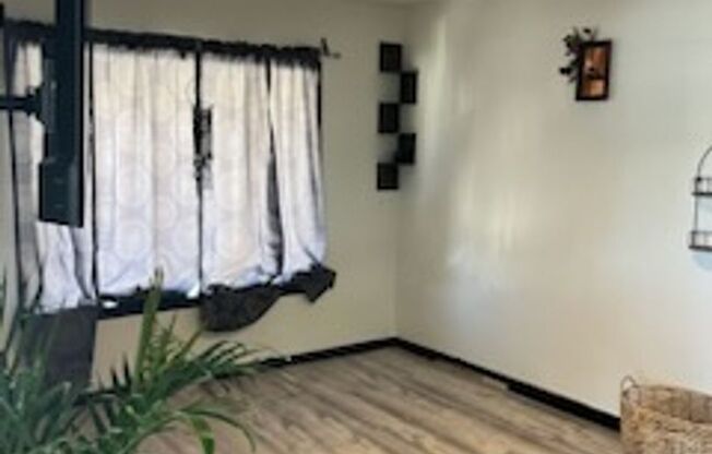 1 bed, 1 bath, $1,400, Unit # #A