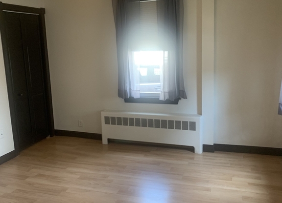 1 bed, 1 bath, 1,100 sqft, $2,200, Unit 2