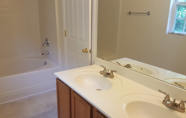 3 beds, 2 baths, $1,625