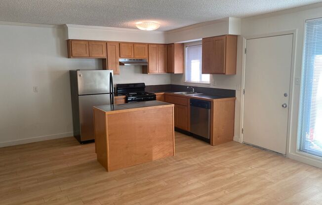 1 bed, 1 bath, 650 sqft, $1,459, Unit PEN-206