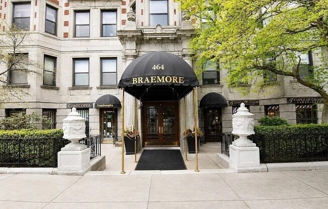 1 bed, 1 bath, 568 sqft, $2,950, Unit 33