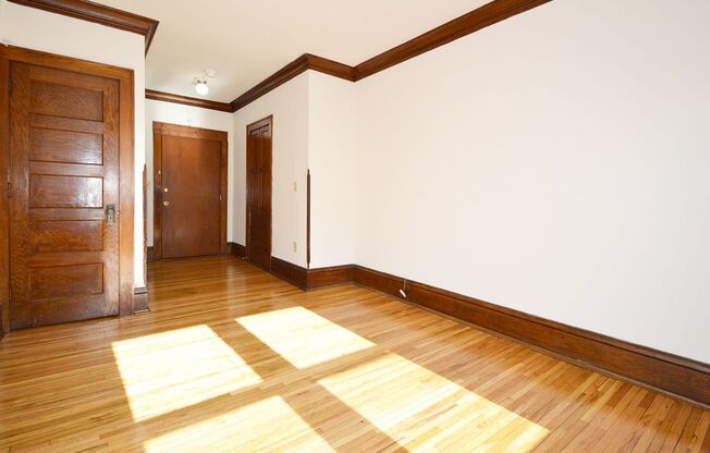 1 bed, 1 bath, 410 sqft, $905, Unit 11 - 38