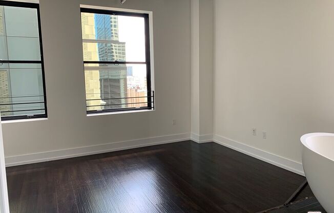 1 bed, 1.5 baths, 902 sqft, $3,011, Unit 1214