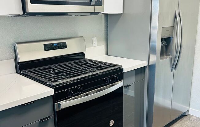 Park Apartments-Beautiful recently renovated