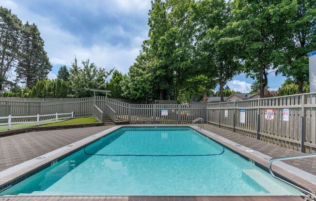 3 beds, 1.5 baths, 1,231 sqft, $2,195, Unit Q4