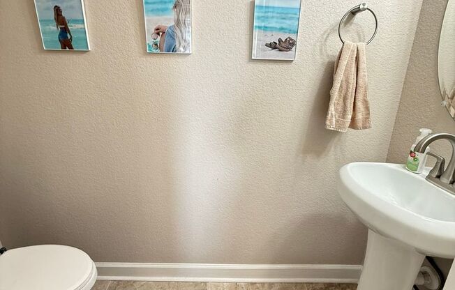 4 BED 2.5BA TOWNHOME