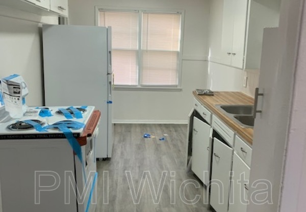 2 beds, 1 bath, 727 sqft, $750