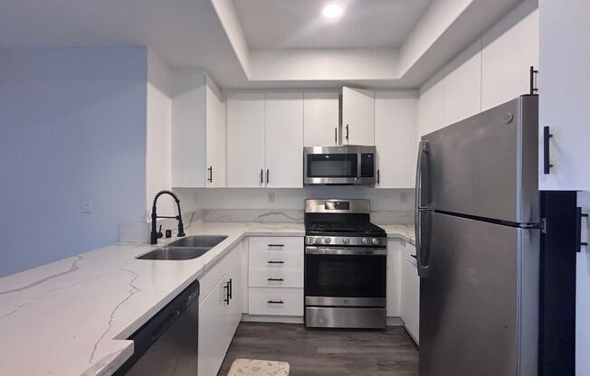 2 beds, 2 baths, 1,069 sqft, $2,998, Unit 209