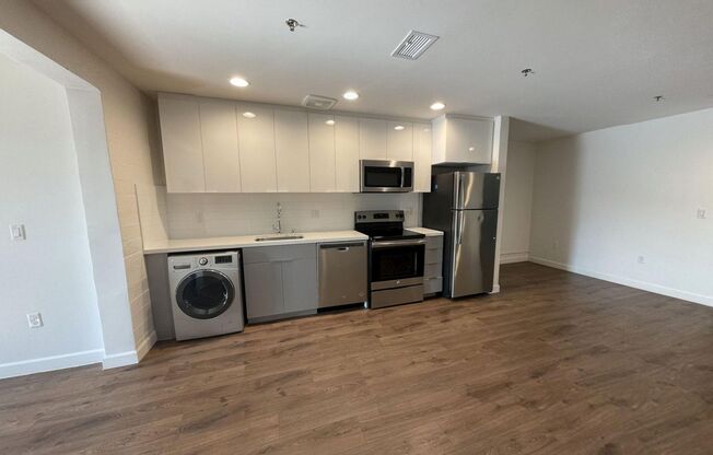 2 beds, 2 baths, 1,015 sqft, $2,991.25, Unit PH01