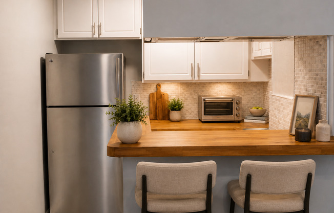 2 beds, 1 bath, 700 sqft, $2,095, Unit 110