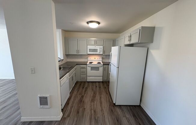 2 beds, 2 baths, 1,018 sqft, $1,550, Unit 354-2013