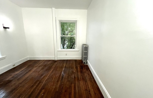 168 ELLIOT ST