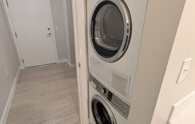 1 bed, 1 bath, 520 sqft, $1,375, Unit 412