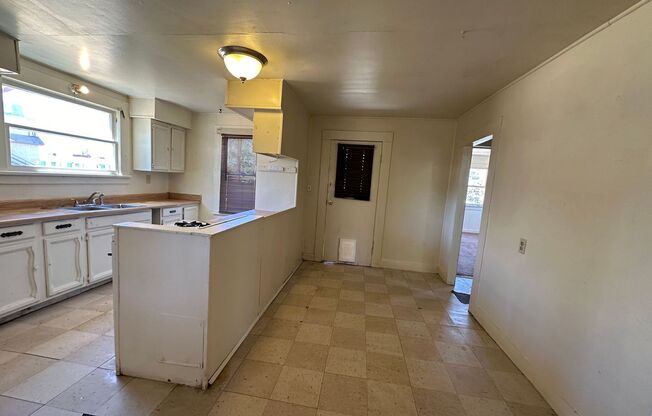 3 beds, 1 bath, $1,175