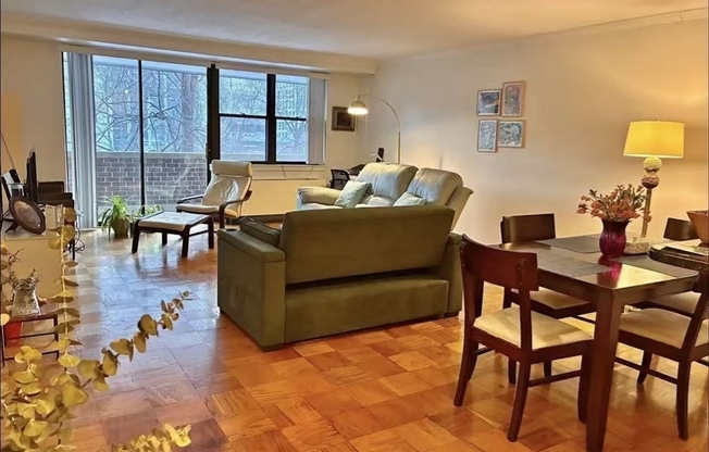 1 bed, 1 bath, 988 sqft, $3,300, Unit 4J