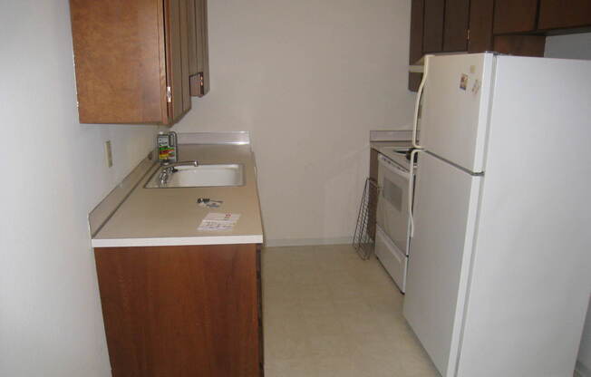 HHillCMQ -REF (Hillcrest Apartments)