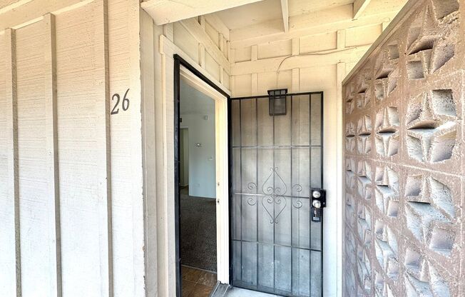 2 beds, 2 baths, 850 sqft, $2,275, Unit 2265-26