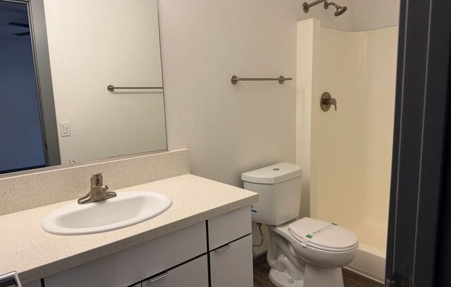 2 beds, 2 baths, 1,000 sqft, $3,105, Unit B058