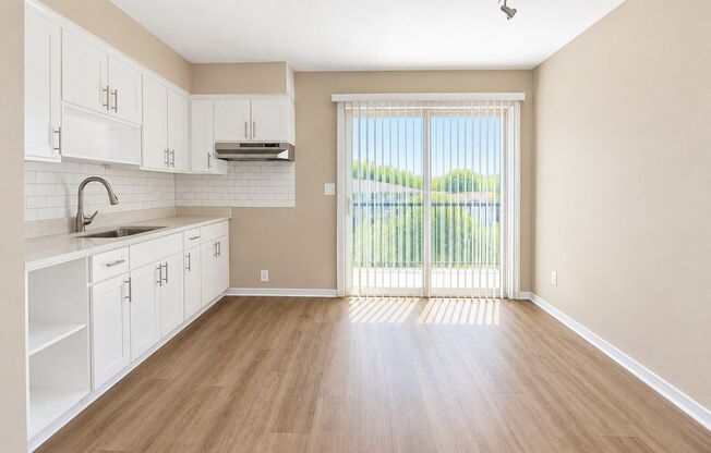 2 beds, 1 bath, 1,010 sqft, $1,150, Unit I01