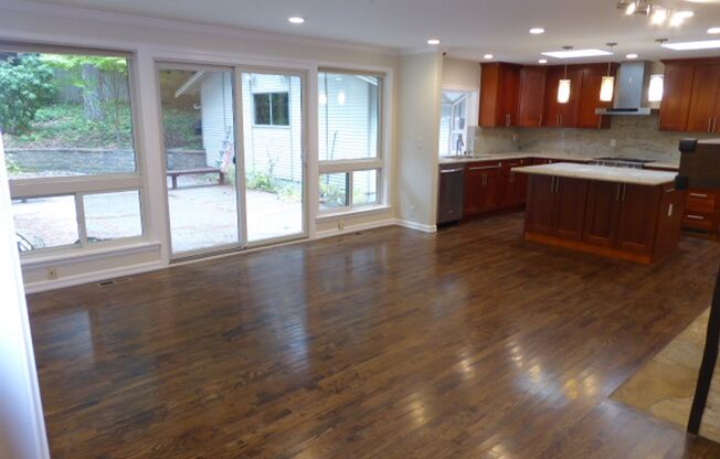 Charming 4 Bed 2.5 Bath + Den Rambler in Sought After Bridle Trails, Bellevue