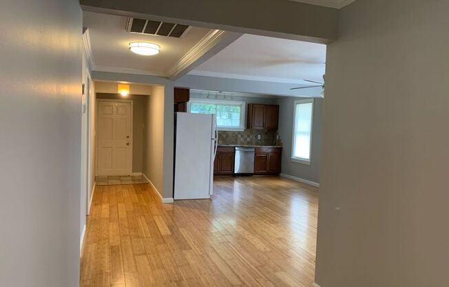 Great 3 bed 2 bath close to UNCG and more!