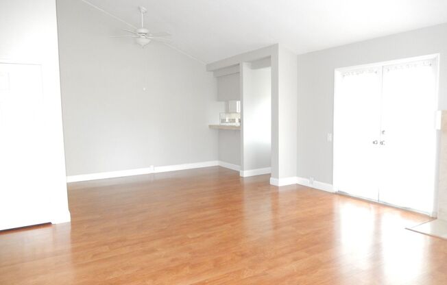 Updated 2Bed/ 2Bath Condo In Rancho Bernardo Includes: Garage/Cable/Water!
