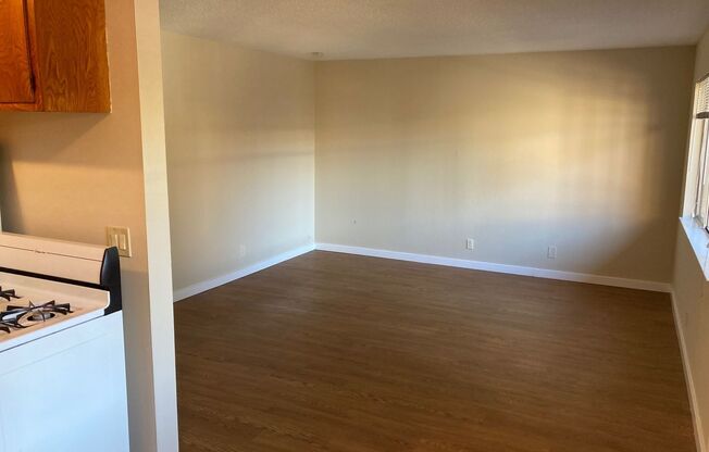 2 beds, 1 bath, $1,995, Unit 8