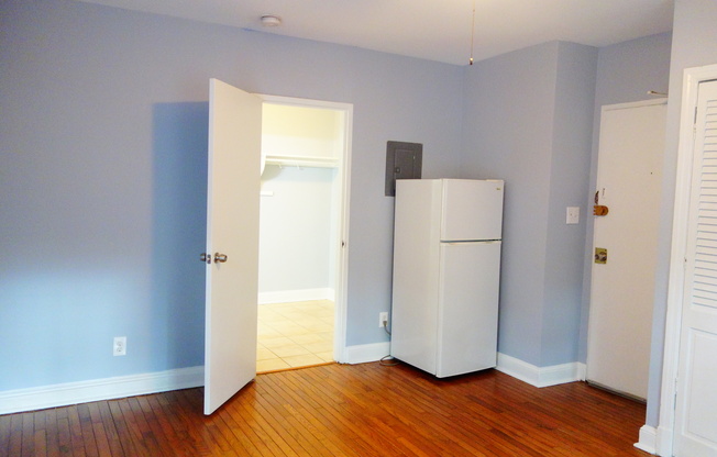 Studio, 1 bath, 350 sqft, $1,225, Unit 1