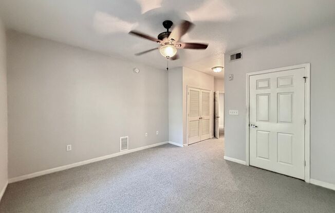 3 beds, 2 baths, $1,950, Unit UNIT 1724