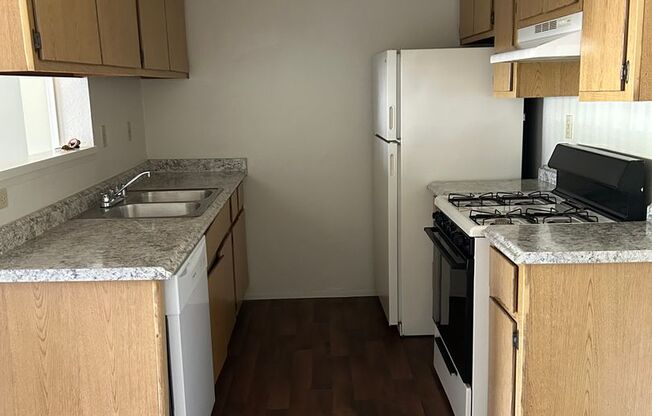 1 bed, 1 bath, 660 sqft, $1,800, Unit 03