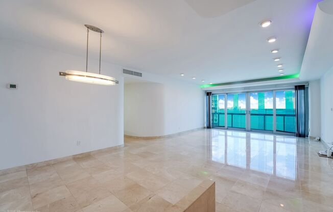 2 beds, 2 baths, $4,300, Unit unit 20H