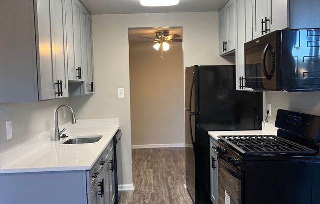 1 bed, 1 bath, 768 sqft, $1,945